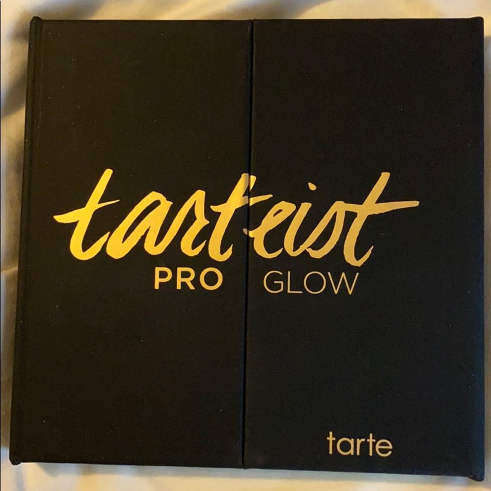 Tarte Pro Glow highlighter & contour pallette